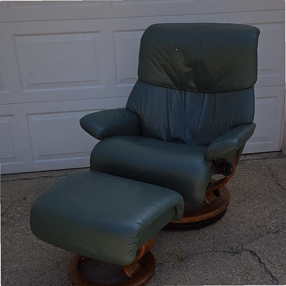 Ekornes Stressless Medium Green Leather Swivel Recliner Chair & Ottoman