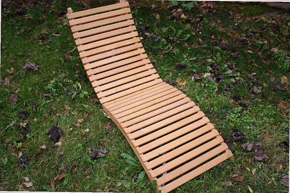 Outdoor Teak Wood Folding Lounge Chair, Compact and Easy to Carry